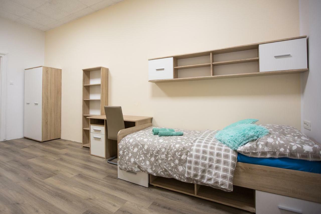 Minidorm Rooms In Heart Of City Center Maribor Exterior photo